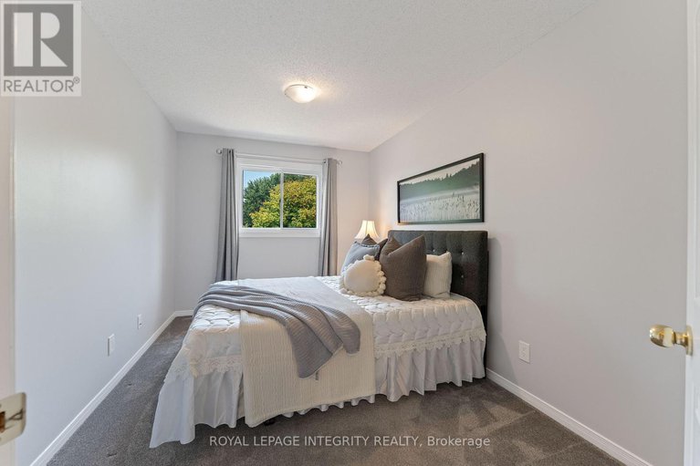 28613596/11-baton-court/katimavik/ottawa/ontario/K2L4C8_15