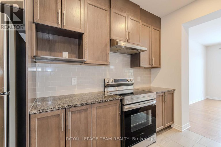 29446143/608-enclave-lane/town-of-rockland/clarence-rockland/ontario/K4K0M8_32