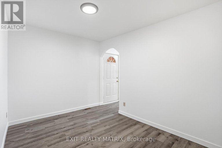 29373257/5811-highway-34-road/vankleek-hill/champlain/ontario/K0B1R0_13