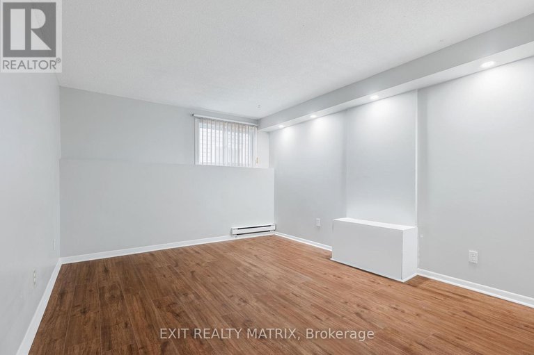 28594939/25h-banner-road/sheahan-estatestrend-village/ottawa/ontario/K2H8T3_20