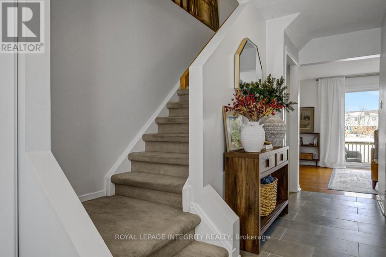 29428716/318-dalehurst-drive/tanglewood/ottawa/ontario/K2G4E4_9