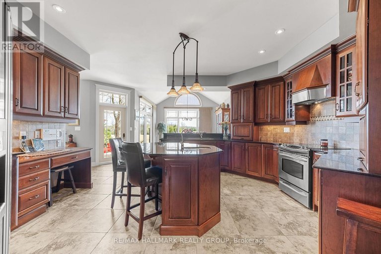 28343367/6980-mansfield-road/btwn-franktown-rd-fallowfield-rd/ottawa/ontario/K2S1B8_19