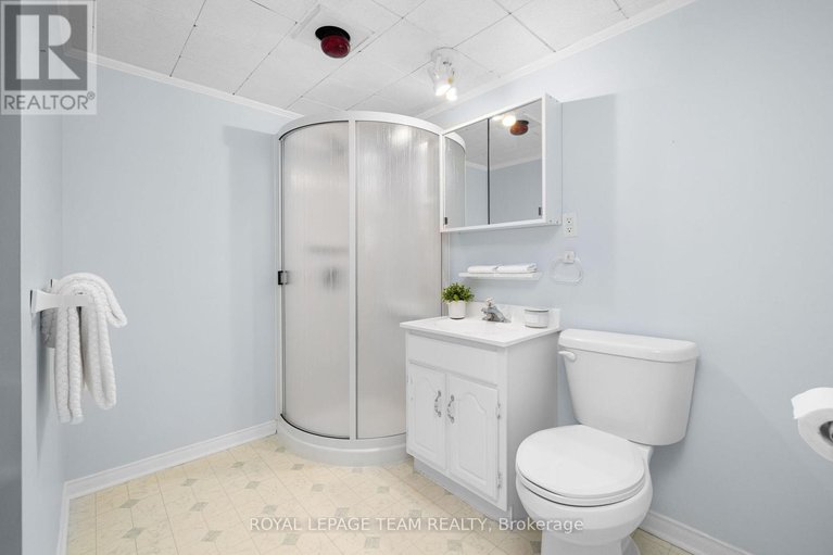 29618912/30-elmsley-crescent/arbeatha-park/ottawa/ontario/K2H6V3_38