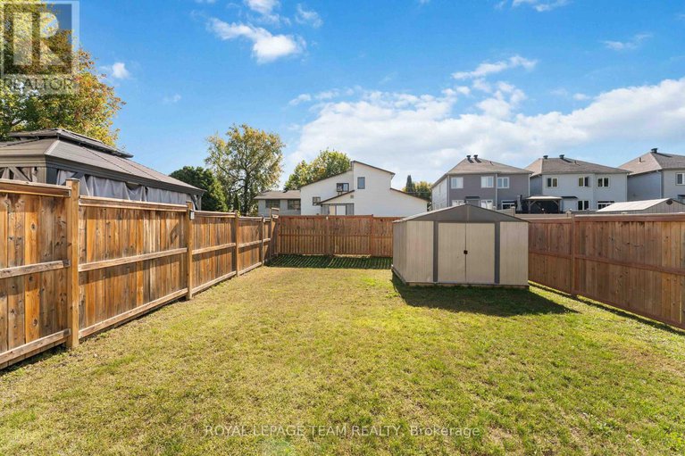 29422756/359-melodie-street/mer-bleuebradley-estatesanderson-park/ottawa/ontario/K1W0L8_47