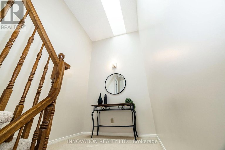 29480326/2751-massicotte-lane/emerald-woodssawmill-creek/ottawa/ontario/K1T3G9_14