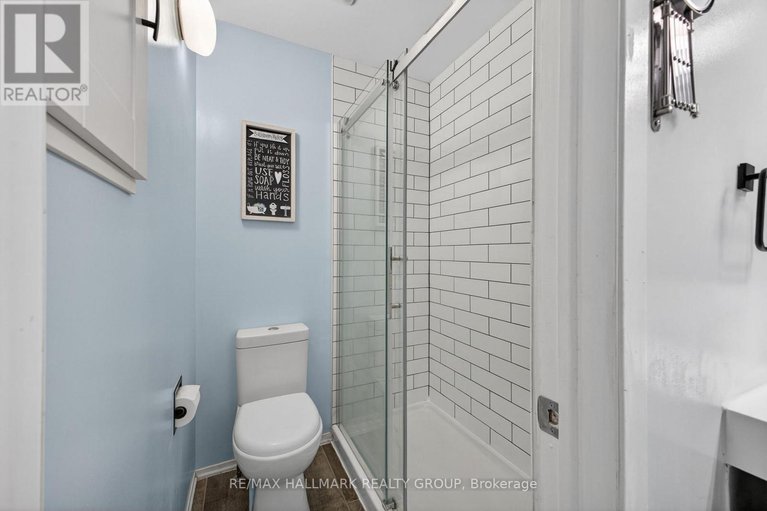 29643096/80-pickwick-drive/cedargrovefraserdale/ottawa/ontario/K2J3E2_27