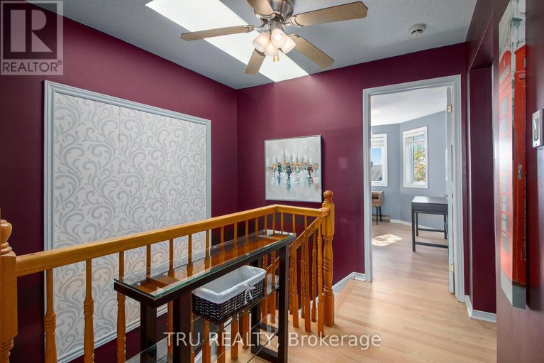 28954412/1132-chimney-hill-way/beacon-hill-south/ottawa/ontario/K1J8Z6_19