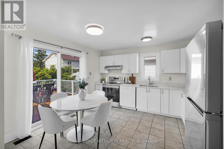 28882325/1979-jasper-avenue/ellwood/ottawa/ontario/K1V0X9_13