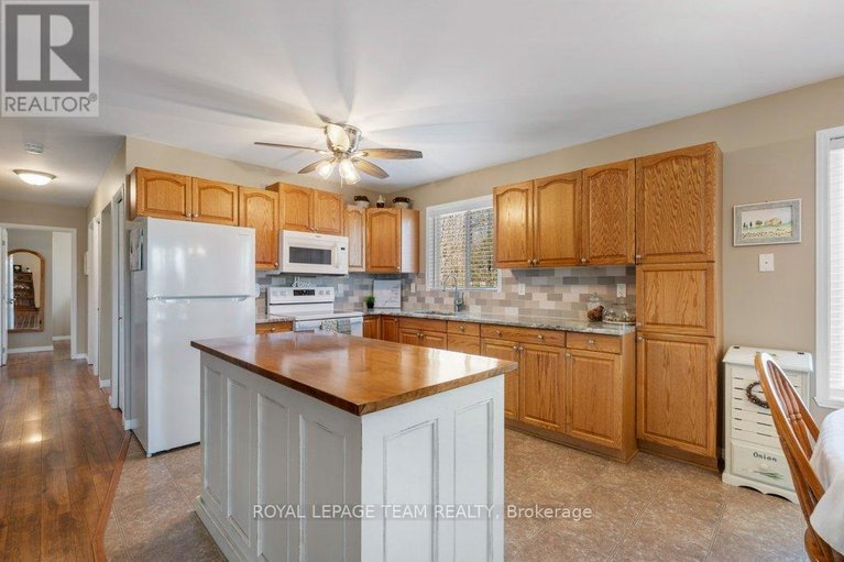 29675450/15065-concession-3-4-road/finch/north-stormont/ontario/K0C1K0_11