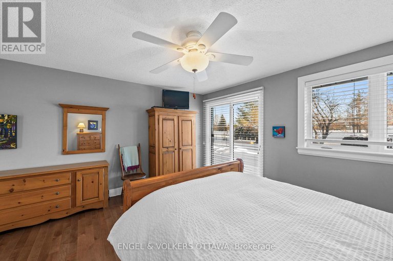 29309031/1304-fairway-drive/manotick-south-to-roger-stevens/ottawa/ontario/K4M1B3_24