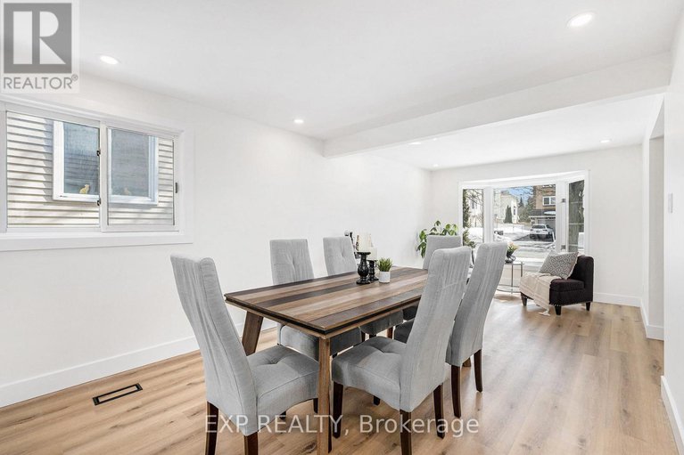 28268546/16-weybridge-drive/cedargrovefraserdale/ottawa/ontario/K2J2X2_16