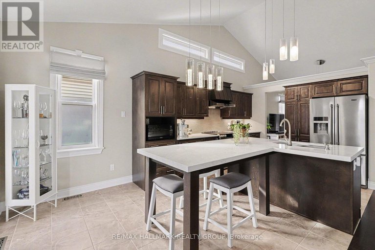 29406518/825-platinum-street/clarencerockland-twp/clarence-rockland/ontario/K4K0J2_19