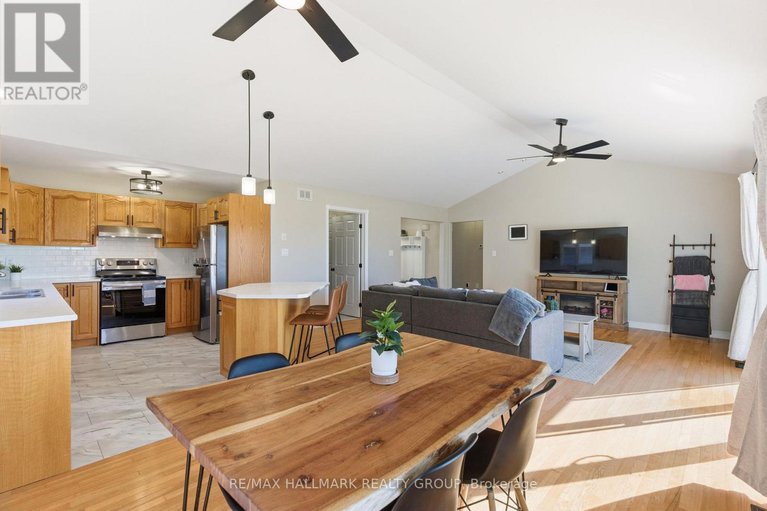 29042436/54-christie-lane/winchester/north-dundas/ontario/K0C2K0_16