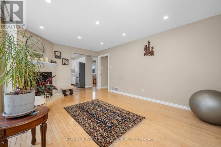 29318245/1849-montereau-avenue/chapel-hill/ottawa/ontario/K1C5X5_15