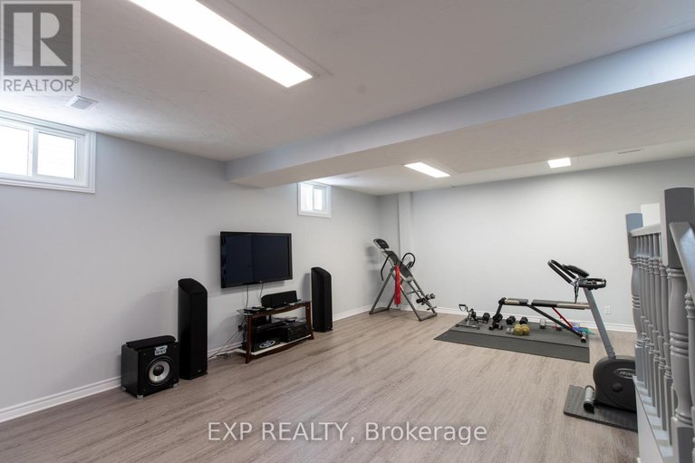 29593883/1534-rosebella-avenue/blossom-parkkemp-parkfindlay-creek/ottawa/ontario/K1T1E8_38