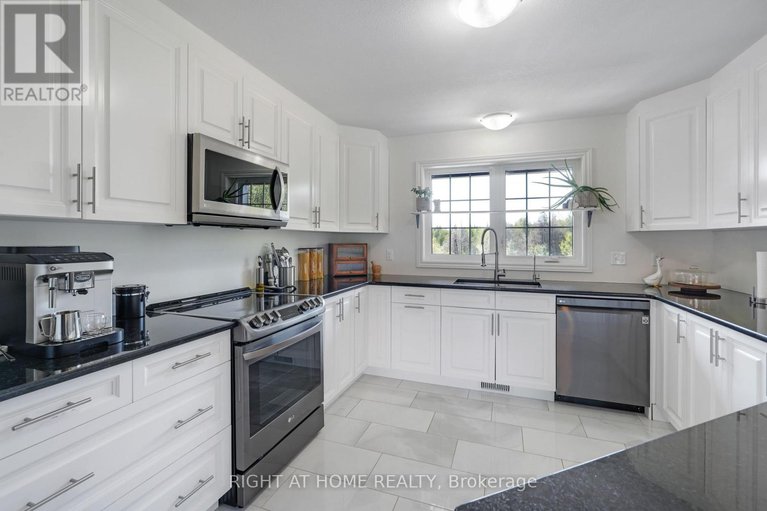 28855030/8833-copeland-road/btwn-franktown-rd-fallowfield-rd/ottawa/ontario/K0A1B0_12
