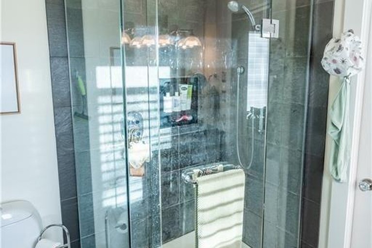 29664114/18537-stonehouse-point-road/south-glengarry-charlottenburgh-twp/south-glengarry/ontario/K6H5R5_18