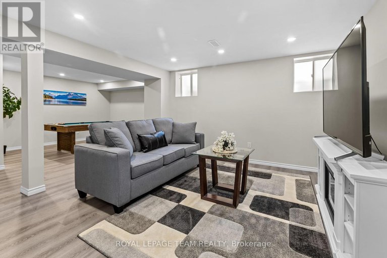 28616419/526-alcor-terrace/half-moon-bay/ottawa/ontario/K2J6N6_32