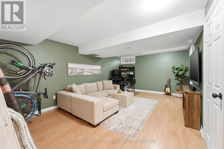 29617710/3907e-old-richmond-road/arbeatha-park/ottawa/ontario/K2H8T8_33