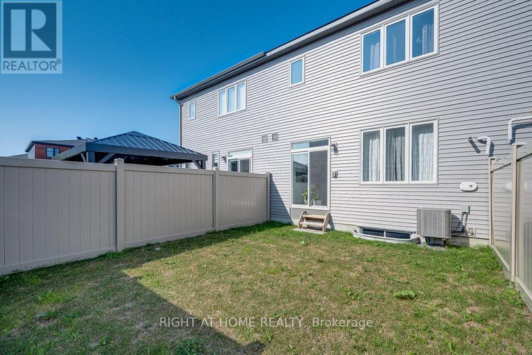 28660132/301-drumlish-lane/half-moon-bay/ottawa/ontario/K2J6Y1_24