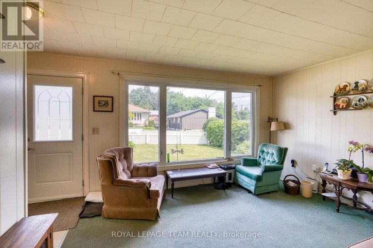 28469840/329-wylie-street/almonte/mississippi-mills/ontario/K0A1A0_22
