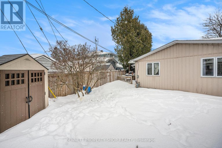27990185/428-hatfield-crescent/bilberry-creekqueenswood-heights/ottawa/ontario/K1E1M8_16