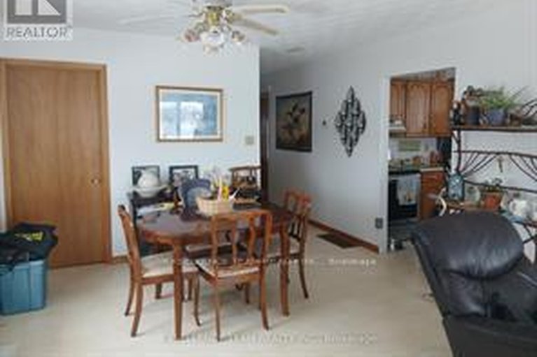 29605196/6803-st-louis-point-road-s/south-glengarry-charlottenburgh-twp/south-glengarry/ontario/K0C2E0_17