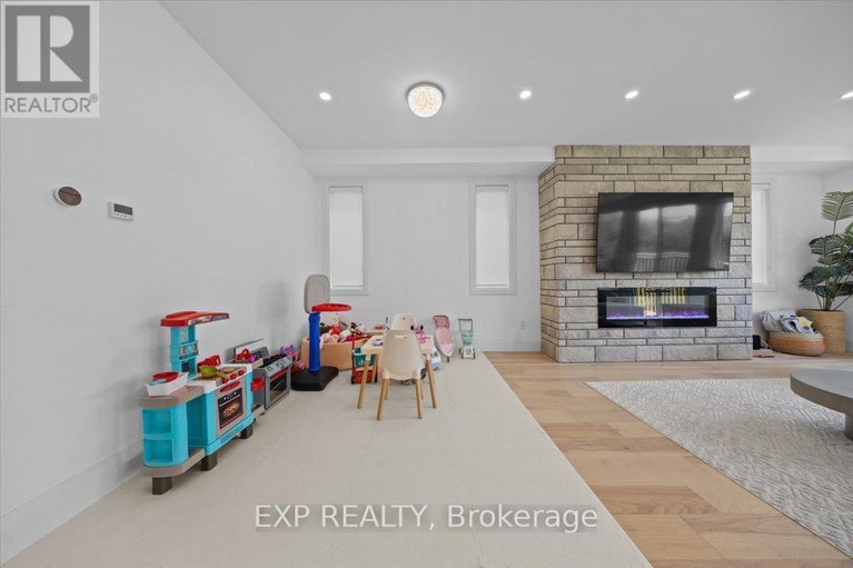 28431666/1357-mory-street/emerald-woodssawmill-creek/ottawa/ontario/K1T1C8_19