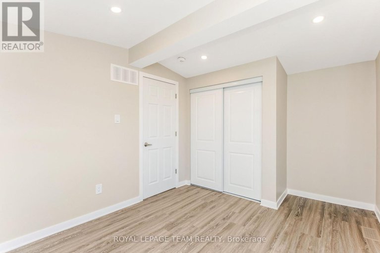 28117989/6-hillview-road/lakeview-park/ottawa/ontario/K2H5G5_41