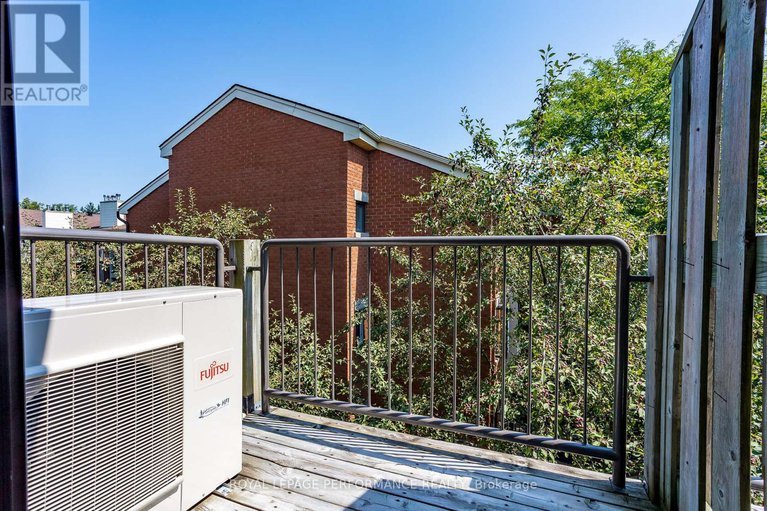 28358632/233-mart-circle/manor-park/ottawa/ontario/K1K4K2_30