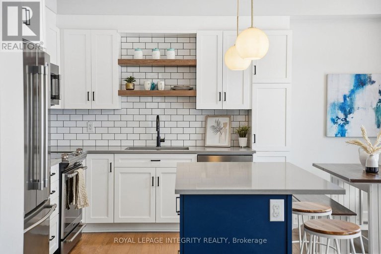 29306459/52-hackamore-crescent/goulbourn-twp-from-franktown-rdsouth-to-rideau/ottawa/ontario/K0A2Z0_13