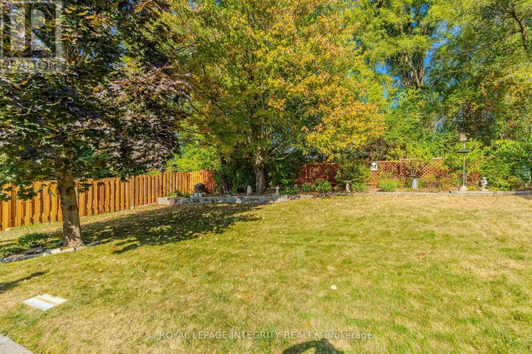 28882629/135-desmond-avenue/glencairnhazeldean/ottawa/ontario/K2L1E8_38