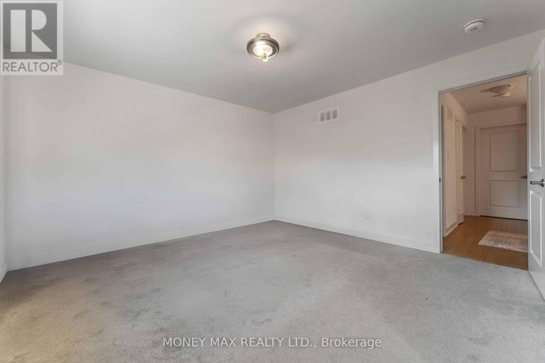 29471727/623-knotridge-street/mer-bleuebradley-estatesanderson-park/ottawa/ontario/K1W0C7_18