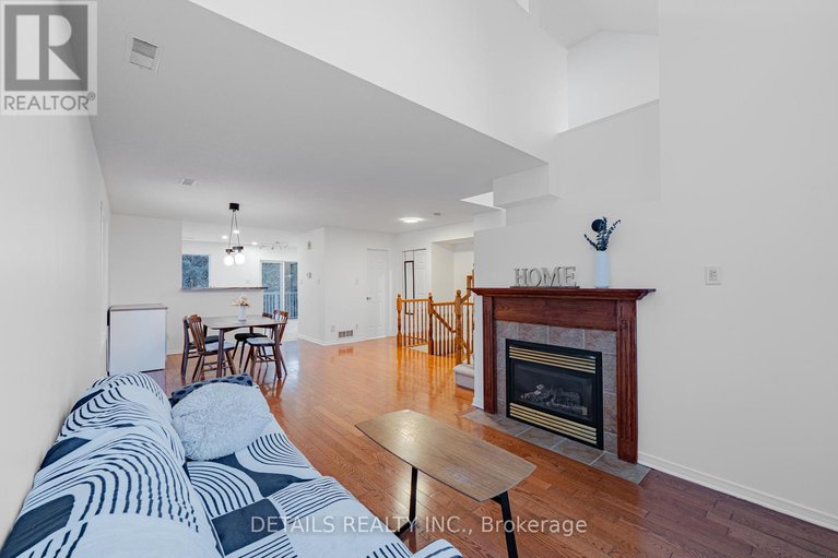 29184001/20-376-wiffen-private/westcliffe-estates/ottawa/ontario/K2H1G4_12