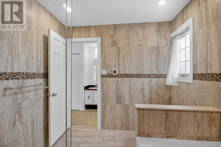 29582128/1050-plante-drive/hunt-clubwestern-community/ottawa/ontario/K1V9E6_31