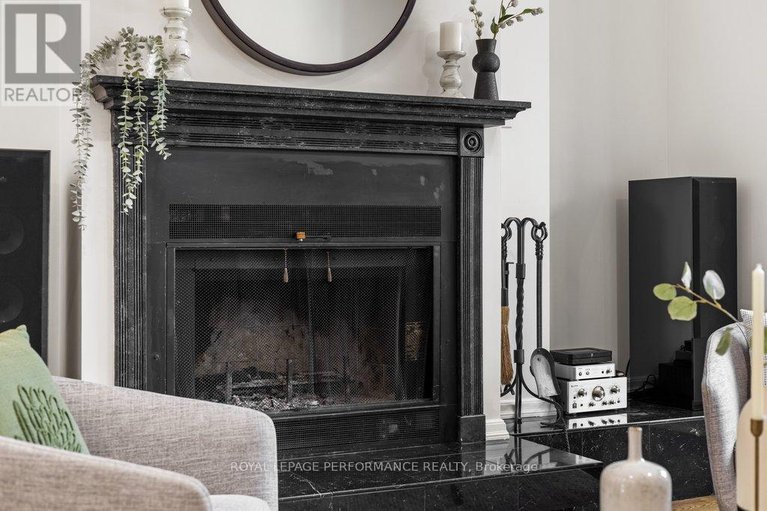 29650204/35-waverley-street/ottawa-centregolden-triangle/ottawa/ontario/K2P0T7_13