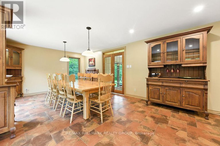 28550046/206-deerwood-drive/fitzroy-ward-south-west/ottawa/ontario/K0A2H0_11