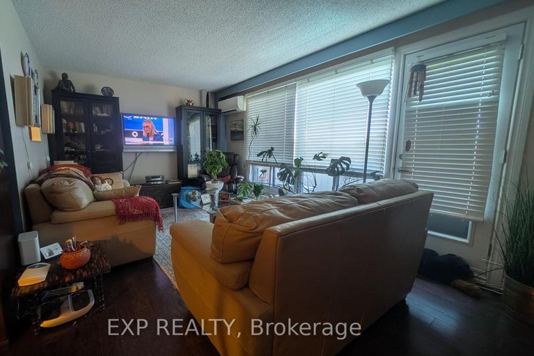 28890063/518-20-chesterton-drive/borden-farmstewart-farmcarleton-heightsparkwood-hills/ottawa/ontario/K2E6Z7_8