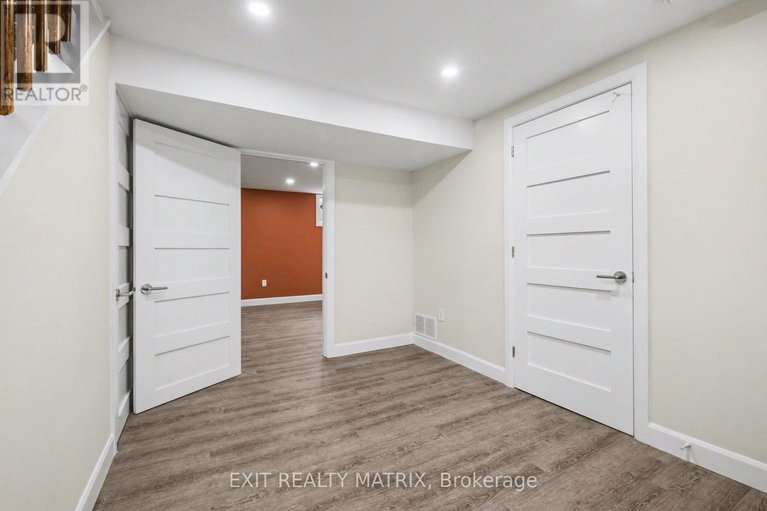 29672750/b-1468-heatherington-road/heron-gateindustrial-park/ottawa/ontario/K1V6S1_26