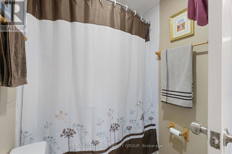 28316774/307-1485-baseline-road/copeland-park/ottawa/ontario/K2C3L8_30