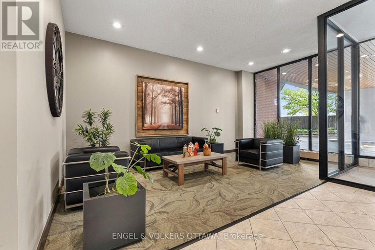 28939396/1006-2951-riverside-drive/mooneys-bayriverside-park/ottawa/ontario/K1V8W6_4