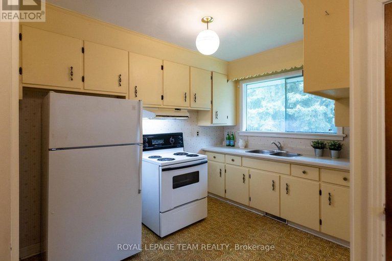 28997575/1231-ridgemont-avenue/ridgemont/ottawa/ontario/K1V6E6_9