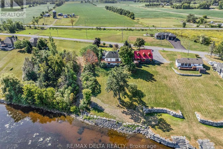 28770240/3705-old-highway-17-road/clarencerockland-twp/clarence-rockland/ontario/K4K1W2_34