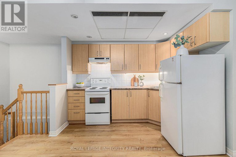 28905631/1a-150-york-street/lower-townbyward-market/ottawa/ontario/K1N1K9_11