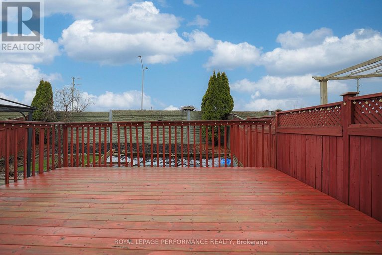 29608041/292-rustic-hills-crescent/springridgeeast-village/ottawa/ontario/K4A5A5_45