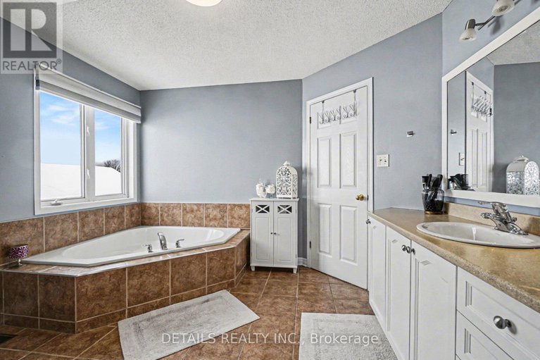 29360558/212-sandra-crescent/town-of-rockland/clarence-rockland/ontario/K4K1R9_18