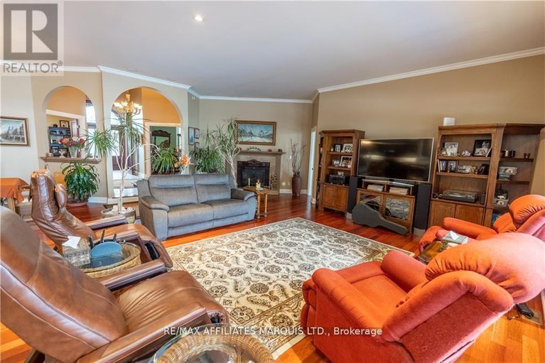 28307877/20236-county-road-2-road/south-glengarry-charlottenburgh-twp/south-glengarry/ontario/K0C2E0_9
