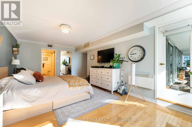 28798414/1806-160-george-street/lower-townbyward-market/ottawa/ontario/K1N9M2_24