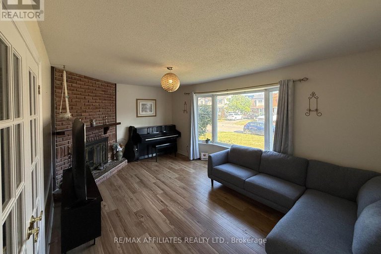 28764213/295-pintail-terrace/chatelaine-village/ottawa/ontario/K1E1Z9_12