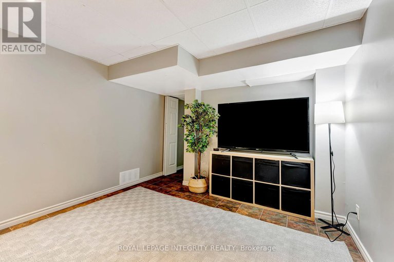 28814849/66-tarquin-crescent/westcliffe-estates/ottawa/ontario/K2H8J9_28